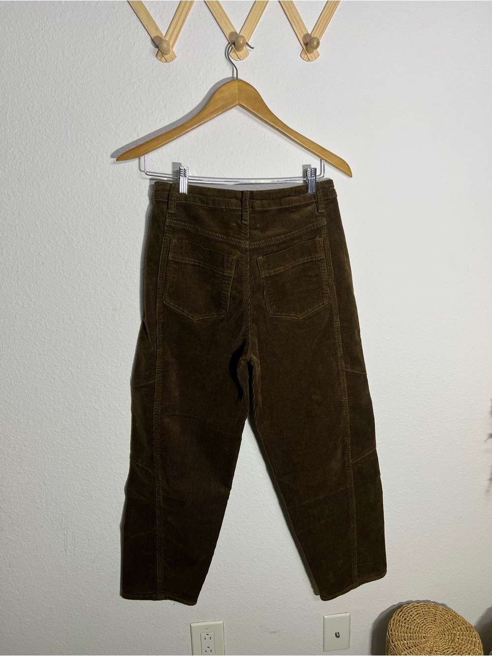 HABITUAL • high waist brown barrel leg corduroy pants & cropped ankle length - Picture 7 of 11